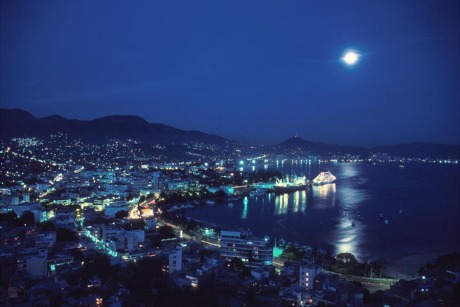 Acapulco Bay, night